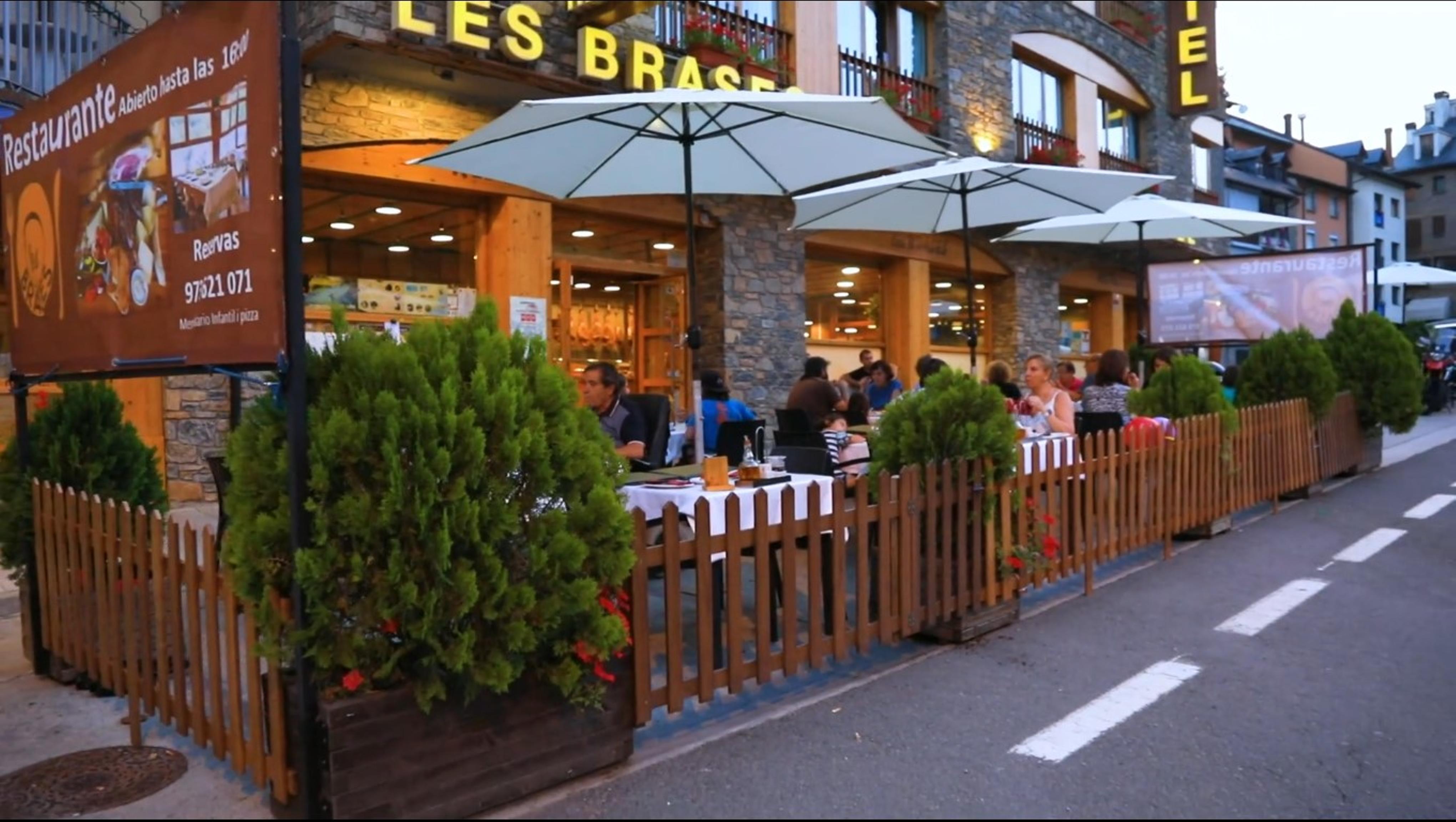 Hotel Restaurant Les Brases Sort Exterior photo